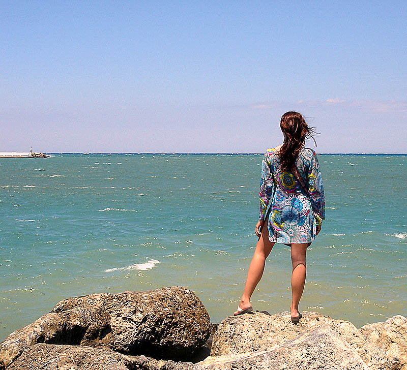 looking_at_the_horizon
