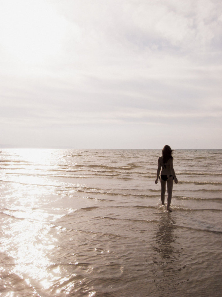 looking_out_to_the_horizon_by_seeminglyperfectt